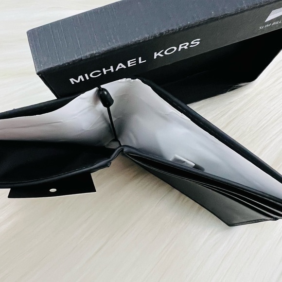 Michael Kors Andy Slim Billfold Wallet Black Saffiano Leather Gift Box - Picture 6 of 9
